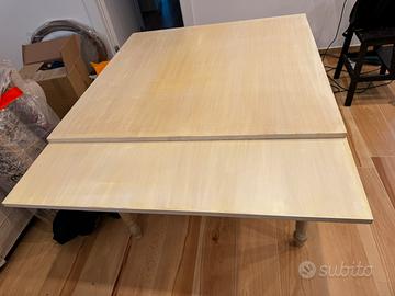 Tavolo quadrato in legno