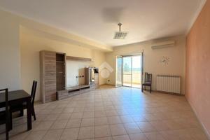 3 LOCALI A CROTONE