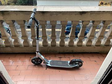 Monopattino per adulti