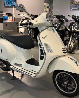 Vespa GTS 300 SUPER