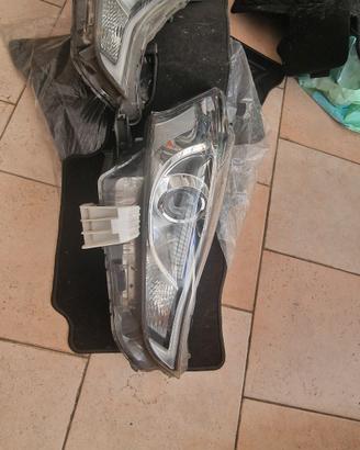 Fari a led originali Toyota prius plus 