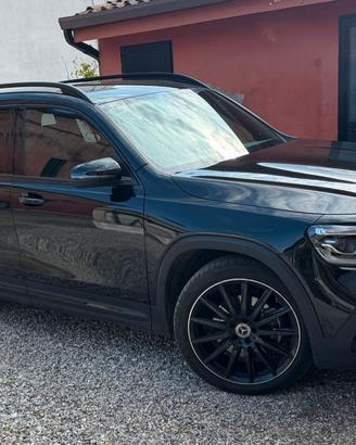 MERCEDES GLB 200d 4MATIC