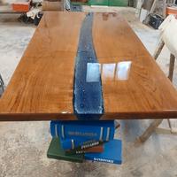 tavolo in resina epossididica