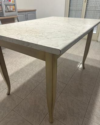 Tavolo da cucina + 6 sedie in legno