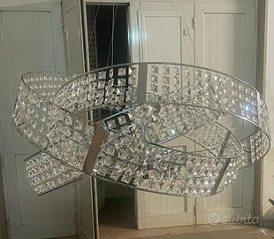 Lampadario moderno con pietre in swarovski