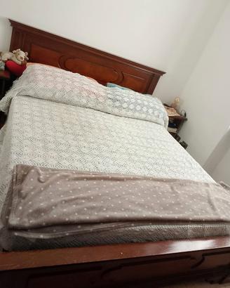 Camera da letto in noce