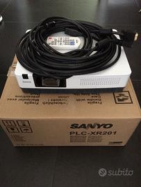 Proiettore SANYO usato pochissimo a casa, COMPLETO