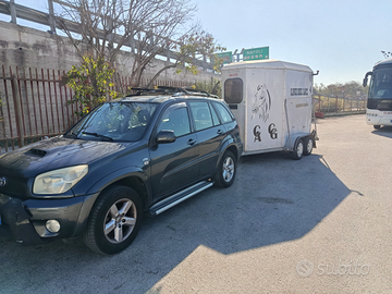 Rav 4 e trailer