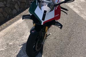 Ducati Panigale V4S - 2024 con garanzia