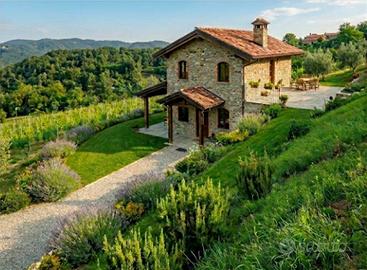 Rustico da Riattare in Pietra di Langa con Vista P