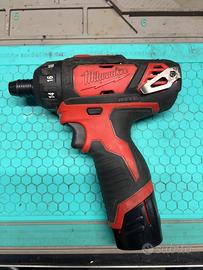 Milwaukee avvitatore M12