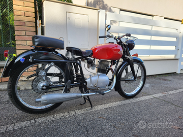 Moto Gilera 150 Turismo