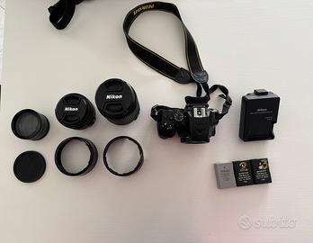 Nikon D3500 2 obiettivi zoom caricabatterie borsa