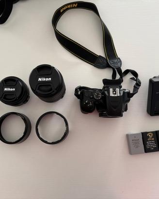 Nikon D3500 2 obiettivi zoom caricabatterie borsa