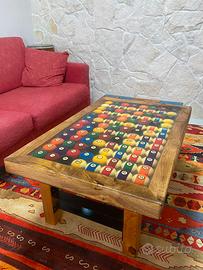 Tavolo in resina ulivo e boccette da biliardo