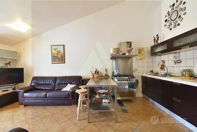 DOVADOLA - TRILOCALE con GARAGE