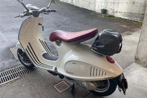 Vespa 946