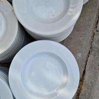 PIATTI IN PORCELLANA VARI MODELLI 