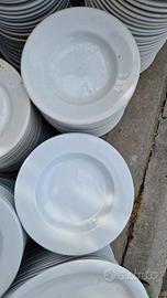 PIATTI IN PORCELLANA VARI MODELLI 
