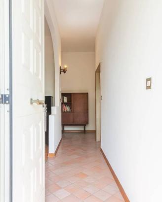 Casa indipendente di 285 m² con 5 locali e box aut