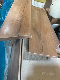 Piastrelle finto legno scala