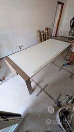 Tavolo da cucina/soggiorno