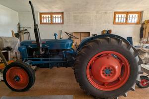 Trattore Fordson Dexta 1961 con libretto e manuale