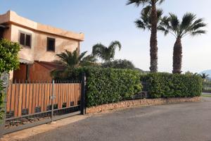Villetta Mareluna village
