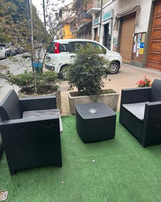 Divani e sedie rattan usati