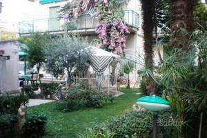 Appartamenti autonomi, Pineto centro, sul mare