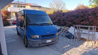 Furgone Ford L1 H2 con gancio Traino