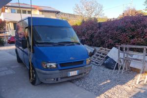Furgone Ford L1 H2 con gancio Traino