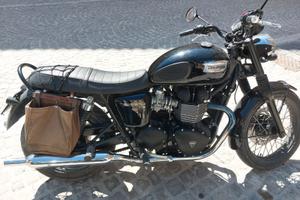 Triumph bonneville t100 black