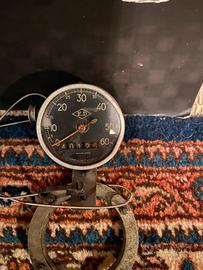 Contachilometri 1920 attacco a molla