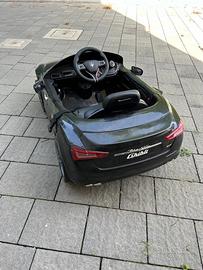 Maserati elettrica con telecomando