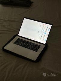 MacBook Pro 15 Touch Bar 2.6GHz 6-core i7, 256GB
