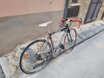 Bici da corsa in titanio