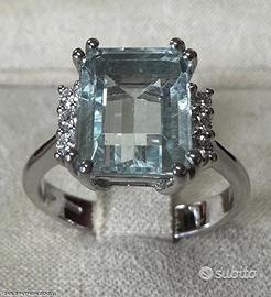 ANELLO ORO 18kt. DIAMANTI ED ACQUAMARINA NATURALE