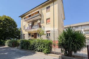 APPARTAMENTO RISTRUTTURATO CON AMPIO GARAGE DOPPIO