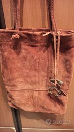 Borsa in pelle scamosciata