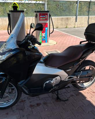 Honda Integra 700