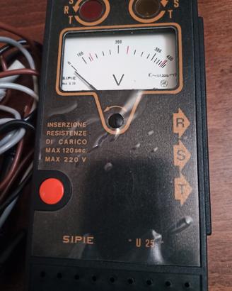 voltmetro analogico vintag.