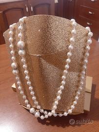 Collana perle bianche con dettagli argentati