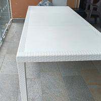 Tavolo e sedie da giardino 