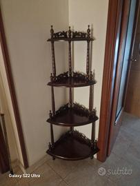 Angoliera in legno
