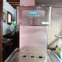 Erogatore refrigeratore acqua naturale e frizzante