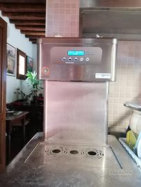 Erogatore refrigeratore acqua naturale e frizzante