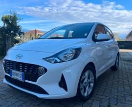 HYUNDAI NEW i10(my 01/2022)-1.0 AT TECH+CONNECT
