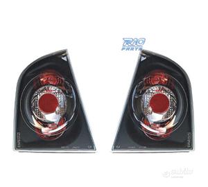FANALI PER SKODA OCTAVIA SW. SFONDO NERO.