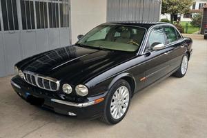 Jaguar XJ8 4.2 V8 Sovereign ASI  storica